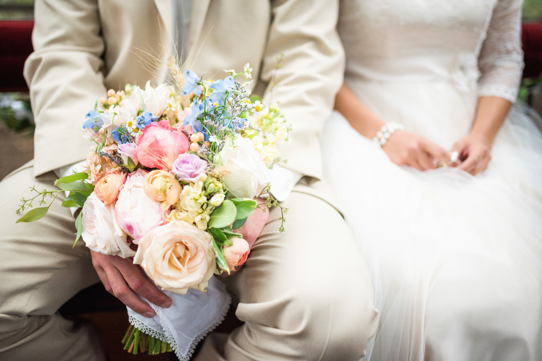 pastel bridal bouquet, denver wedding planner, colorado day of coordinator