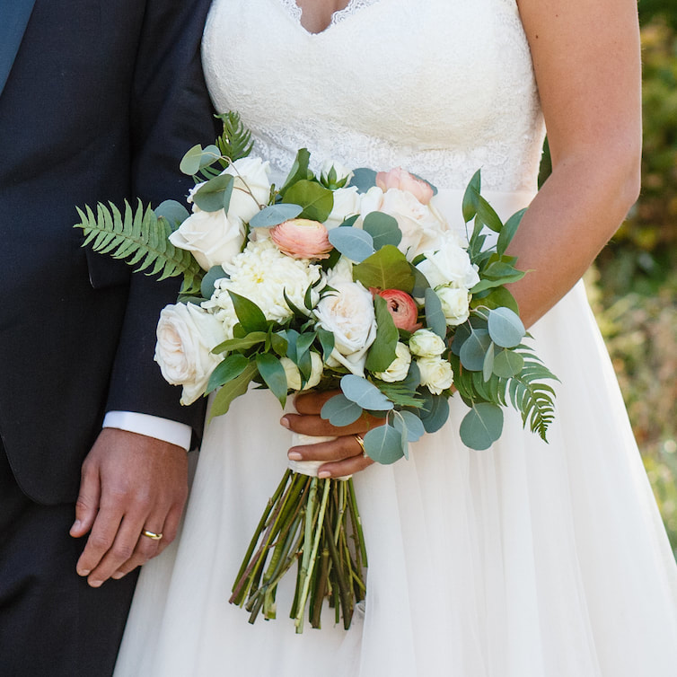 bridal bouquet, bride and groom close up, wedding mountain inspiration, beaver creek wedding planner, vail wedding planning, sweetly paired weddings, piney river ranch