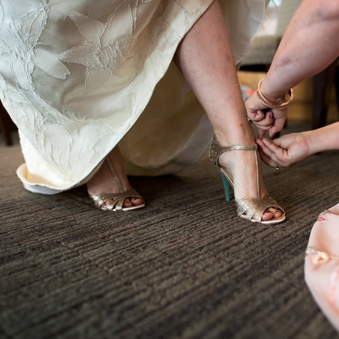 Bride getting ready photo, detail photos, denver wedding planner, colorado wedding planner, sweetly paired