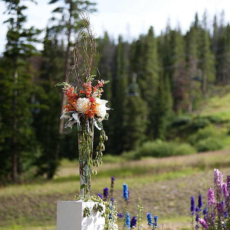 Mountain top Ceremony, real weddings at ten mile station breckenridge, colorado wedding inspiration, sweetly paired wedding planner, destination wedding planning