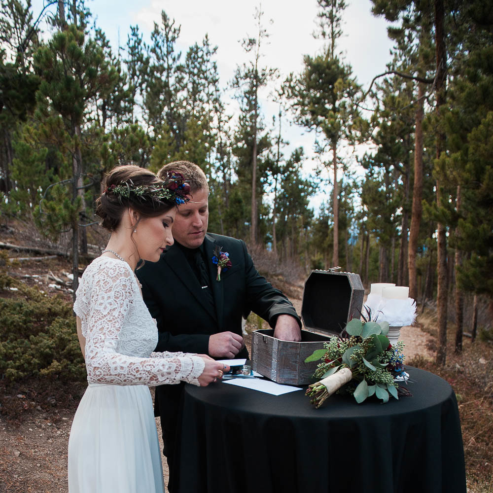 time capsule ceremony, Sapphire point Ceremony elopement venue, colorado wedding inspiration, sweetly paired wedding planner, breckenridge wedding planning, winter wedding inspiration, outdoor ceremony, destination elopement planners, real weddings