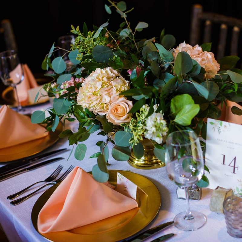 Reception venue, reception decor, table settings, ten mile station wedding, breckenridge wedding planner, colorado wedding inspiration, sweetly paired wedding planning, floral centerpiece, mountain wedding inspiration, best colorado wedding planners, peach and green wedding