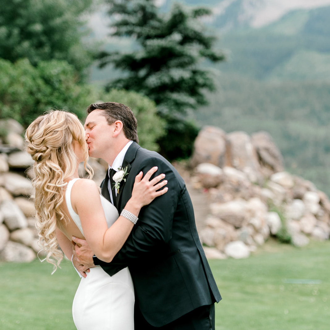 crested butte wedding planner, gorgeous mountain venue, colorado mountain venue, how to find a colorado venue
