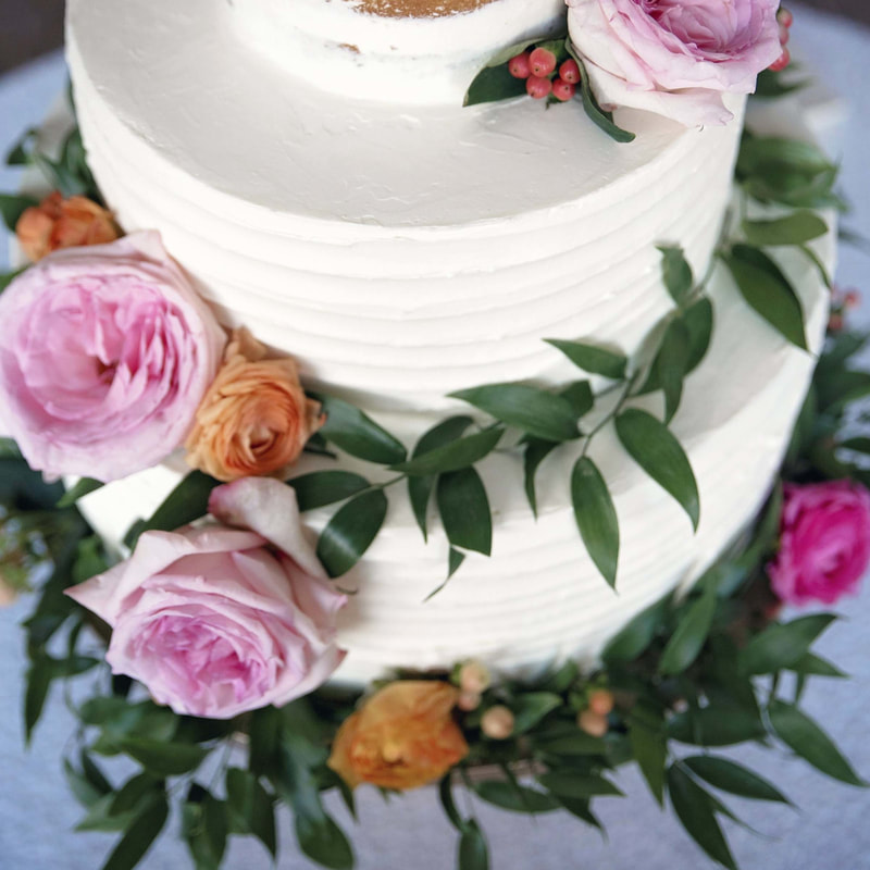 wedding dessert bar, no cake at wedding, denver wedding planner, wedding cake