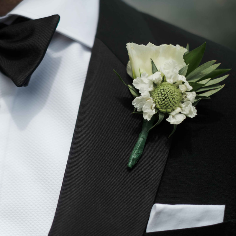 wedding mountain inspiration, vail wedding planning, sweetly paired weddings, grooms boutonniere, detail photos