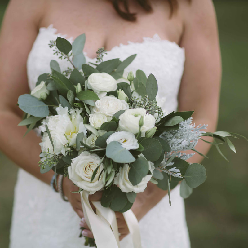 white and green bridal bouquet, bride detail photos, sweetly paired wedding planner, spruce mountain ranch wedding planner, white and green bridal bouquet